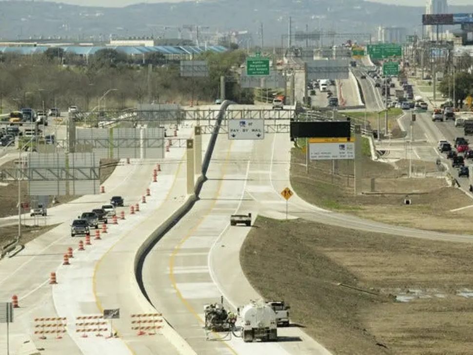 Ed Bluestein Blvd Tollway infrastructure project @ 1001 Ed Bluestein Rd; Austin, TX 78721 – 25,000 Tons of 3x5 Limestone and various other sizes